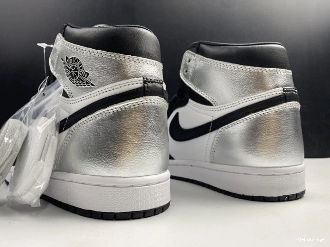 CD0461-001 SILVER WMNS OG JORDAN TOE HIGH 1 AIR 0614